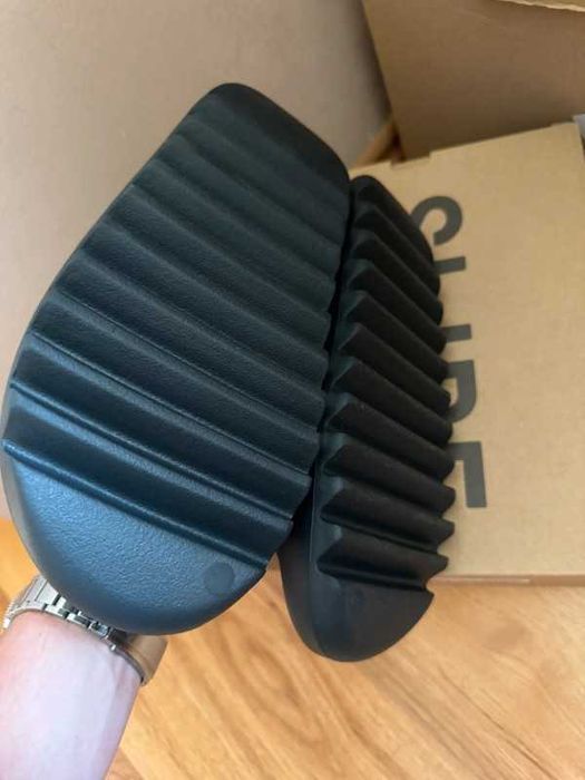 Klapki Adidas Yeezy slide onyx 42