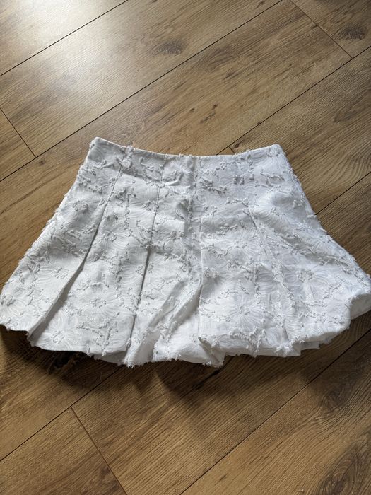 Біла спідниця Zara