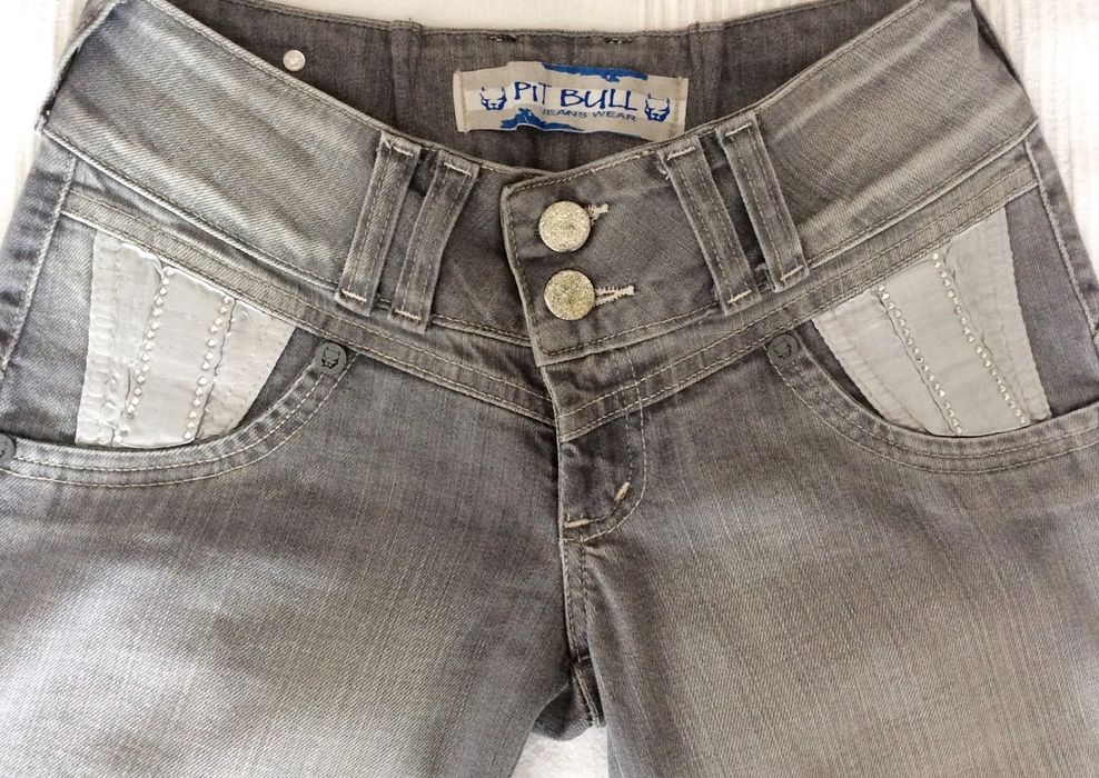 Calças Jeans Push-Up bordadas com Strass PIT BULL