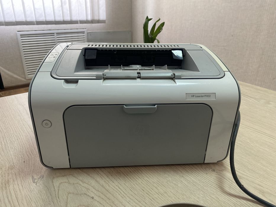 Принтер HP LaserJet P1102 / Лазерний монохромний друк / 600x600 dpi бв