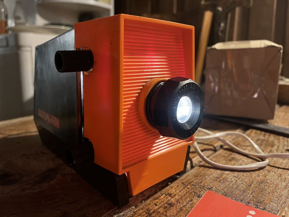 Diaskop/rzutnik Jota Predom Prexer PRL+ pudełko od rzutnika profil