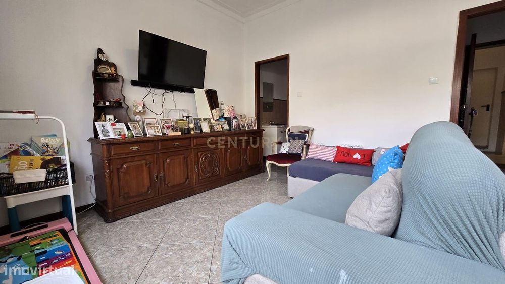 Apartamento T1 com Terraço e Garagem em Gondomar