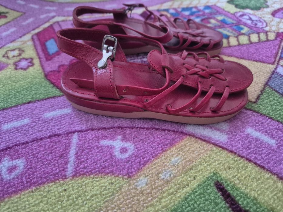 Sandałki r. 29 skórzane