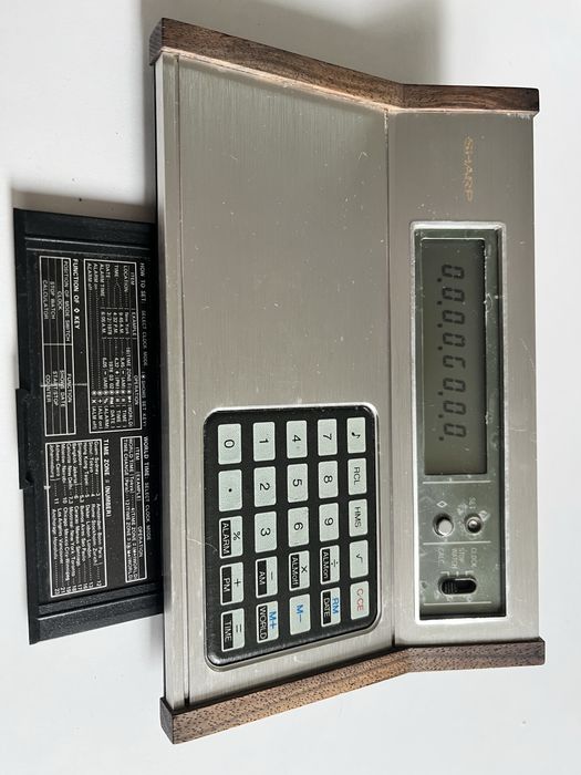 Retro kalkulator Sharp Ct-650
