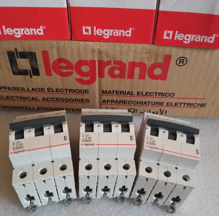 Переделанный 3-х фазный автомат  Legrand 10/16/20--40А
