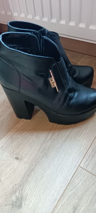 Черевики демісезон розмір 40