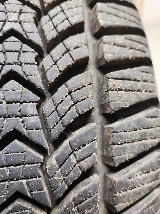Opony Zimowe Dębica 4 szt. 195/55 R15