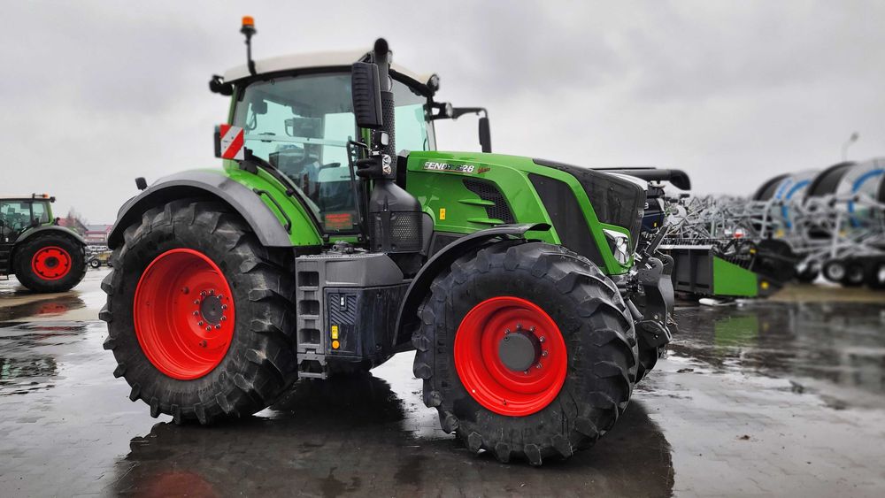 Ciągnik rolniczy FENDT 828 S4 VARIO 2500h