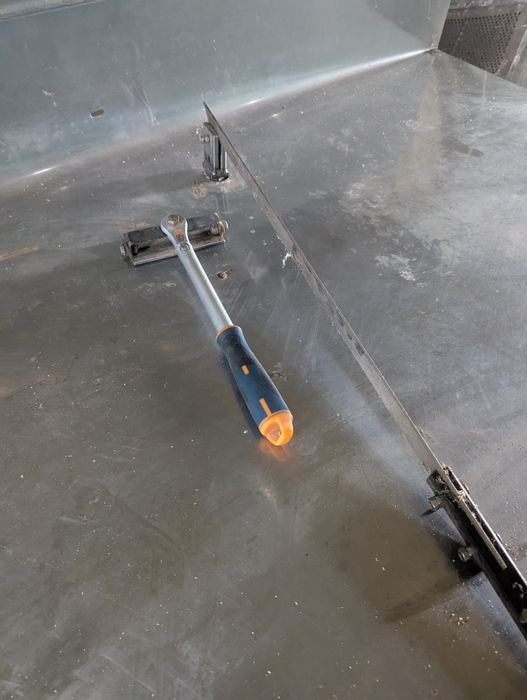 Stół do obierania dyni wraz z ręczną gilotyna