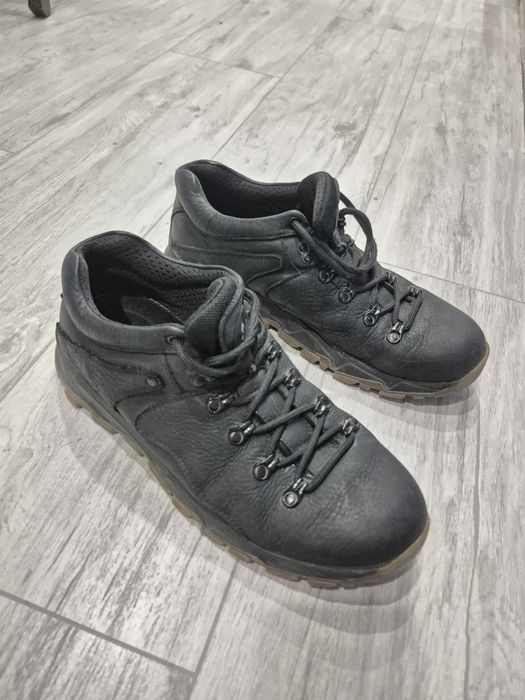 Чоловіче взуття/ботинкт/макасини/кросівки