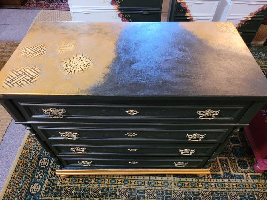 Cómoda antiga restaurada de forma personalizada