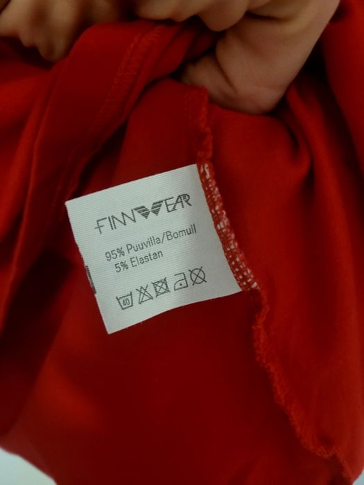 Czerwona bluzka  idealna , rozm.xl. Długość 67, klatka 54