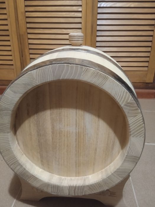 Виготовляю бочки з дуба,акації,шовковиці,черешні.Будь-якого розміру.