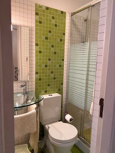 Quarto em apartamento luminoso em zona tranquila