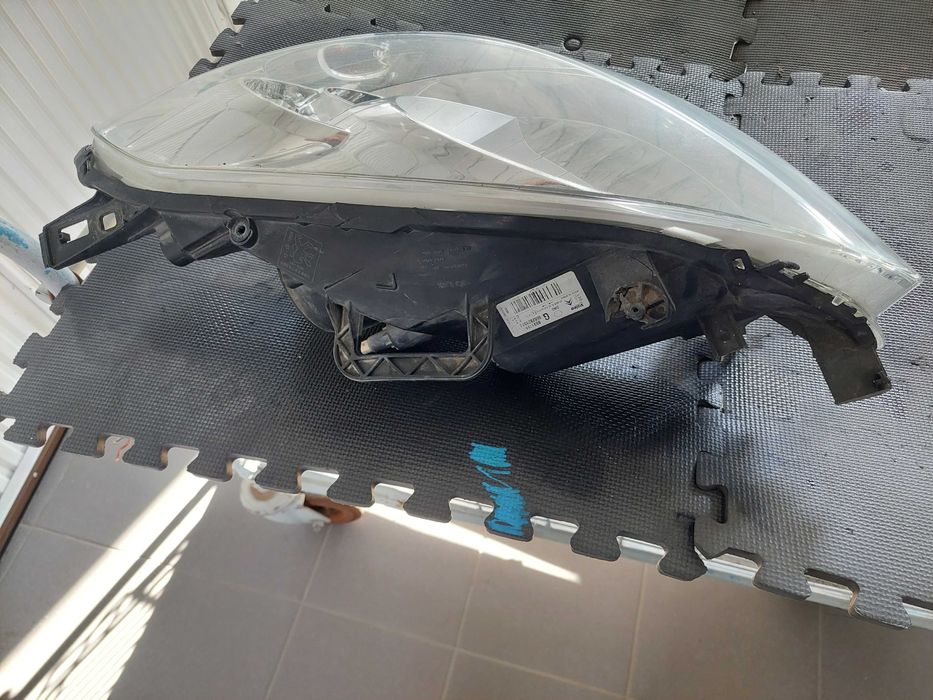 farol esq Peugeot partner