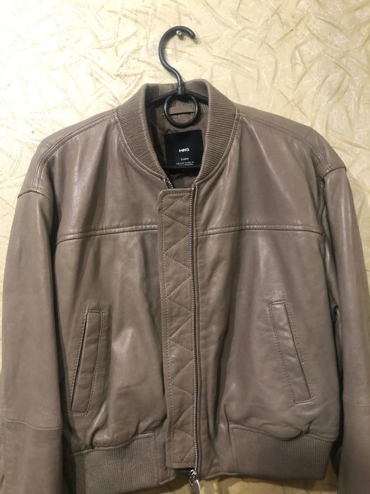 Кожаная куртка кожанка Mango