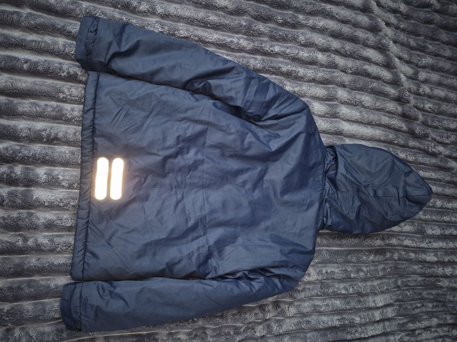 Продам дуже класну  голландську зимову куртку на хлопчика