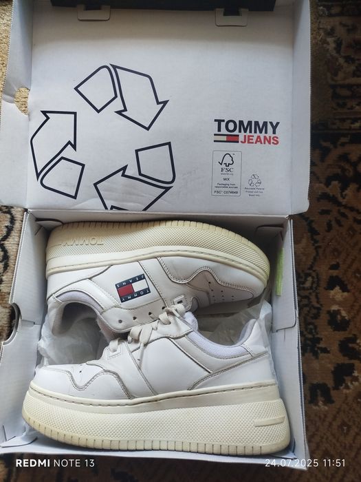 Женские кроссовки Сникерсы.ТОММY JEANS.р.38.450гр.
