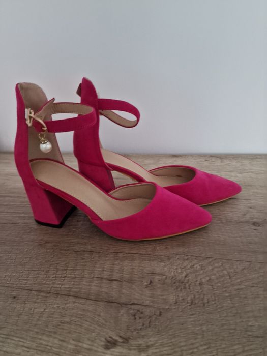 Buty na obcasie,fuksja.