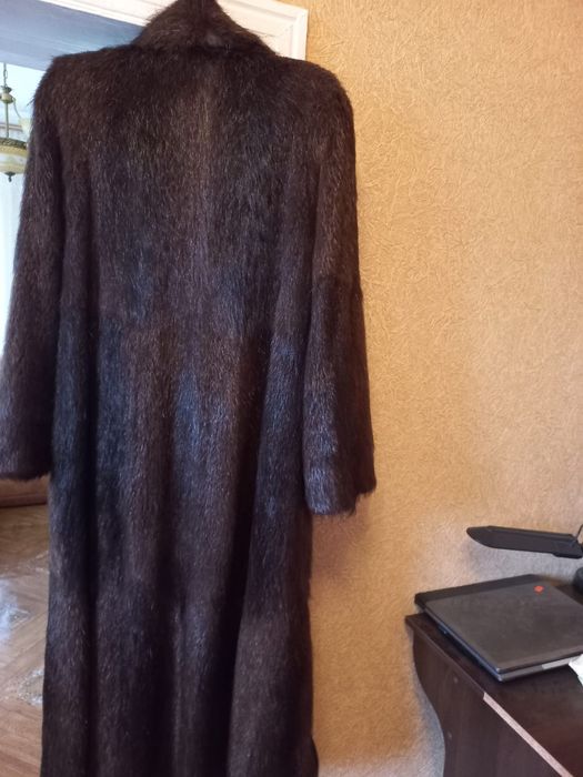 Натуральна нутрієва шуба.