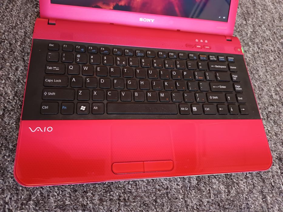 Sony VAIO VPCEA (PCG-61211M) | Core i5 | 6GB RAM | SSD | Windows 10