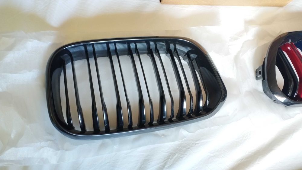 Grelhas / Rins BMW Série 1 F20 LCI Preto Brilhante Cores M
