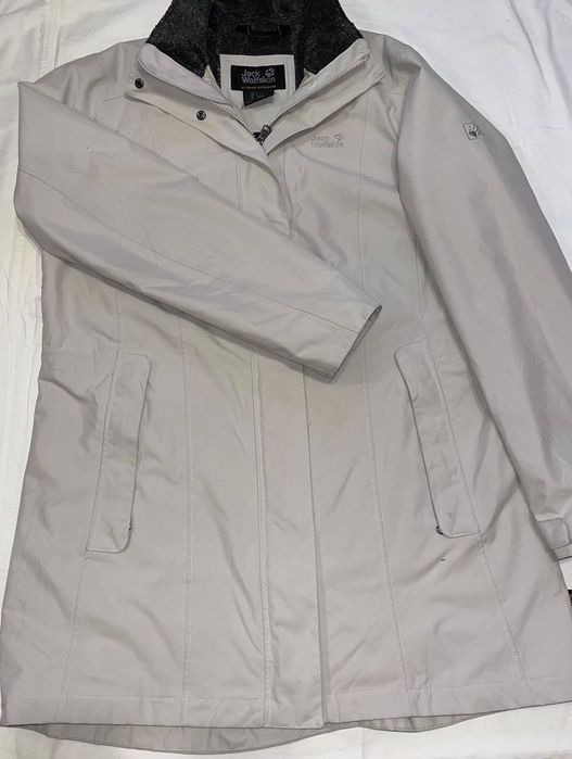 Продам куртку жіночу Jack Wolfskin