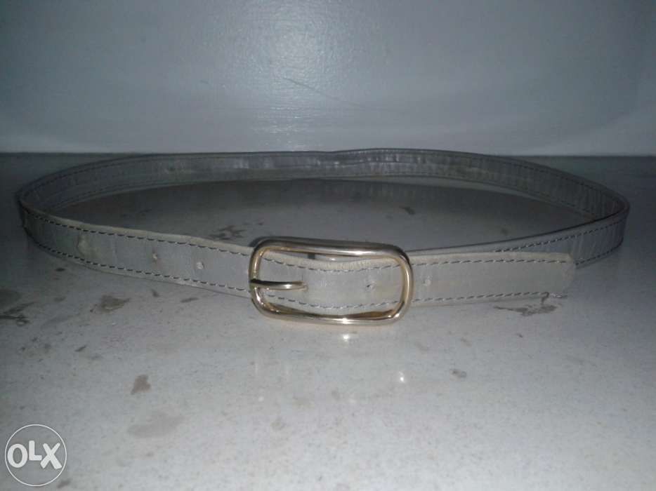 Vendo cinto cinzento de senhora / menina - pele genuína