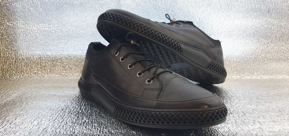 Продам чоловічі шкіряні кросівки Luciano Bellini (42р)