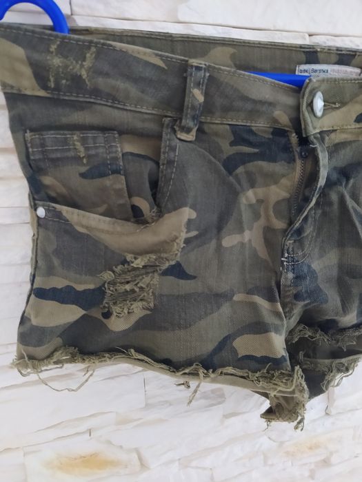 Spodenki Bershka moro 36