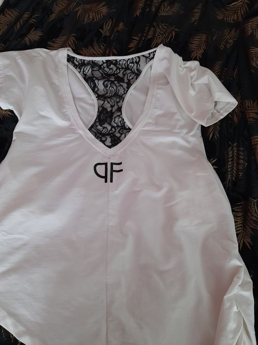 Taniej Sukienka Paparazzi z dłuższym bokiem i mega ozdobami