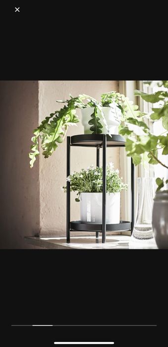 Conjunto de floreiras, uma do Ikea e outra da Amazon