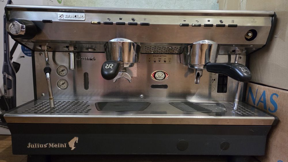 Професійна кавомашина Rancilio classe 6