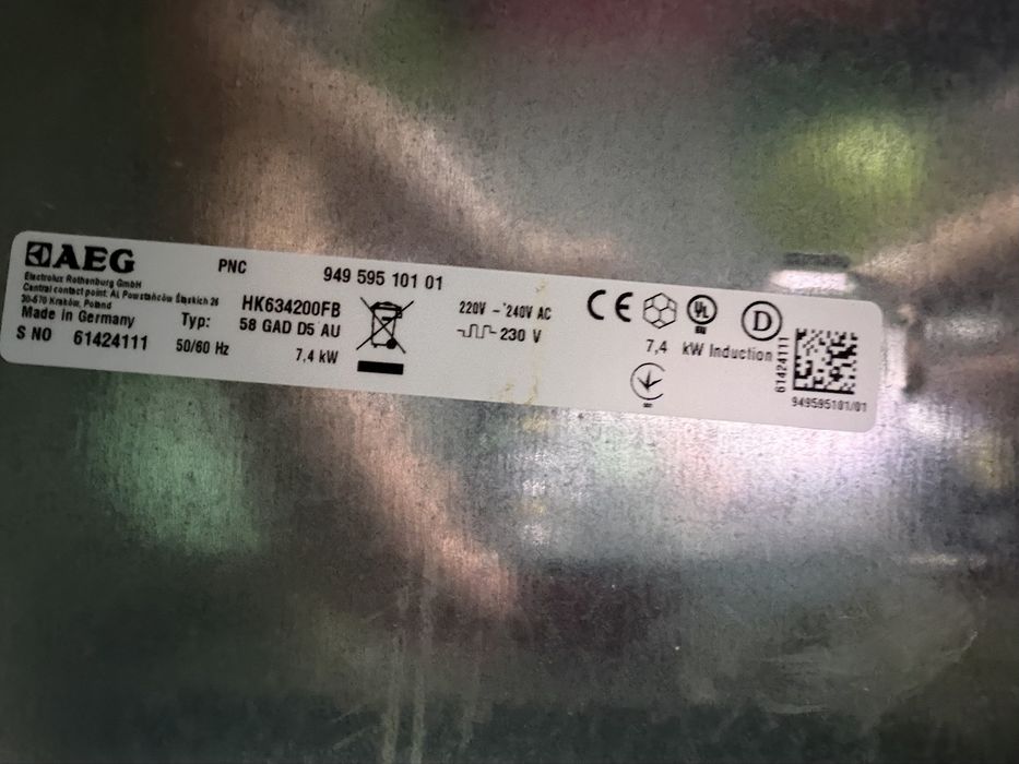 Placa AEG a funcionar bem   Vidro partido