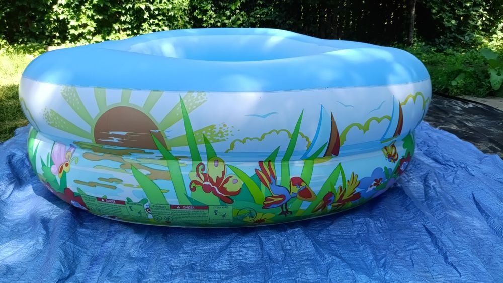 Продам детский бассейн