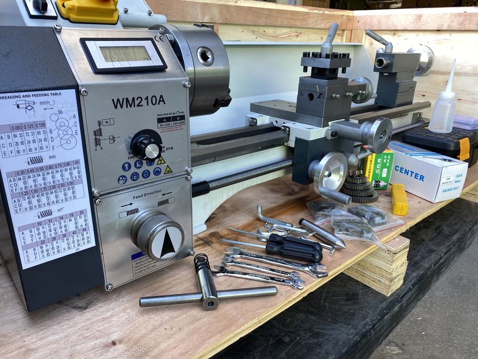 Токарный ARDOTECH WM210A*400, правая и левая резьбы.