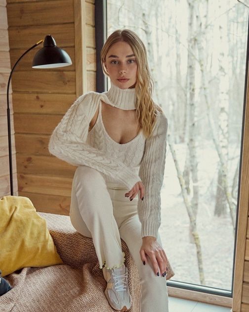 Штани жіночі кльош bershka