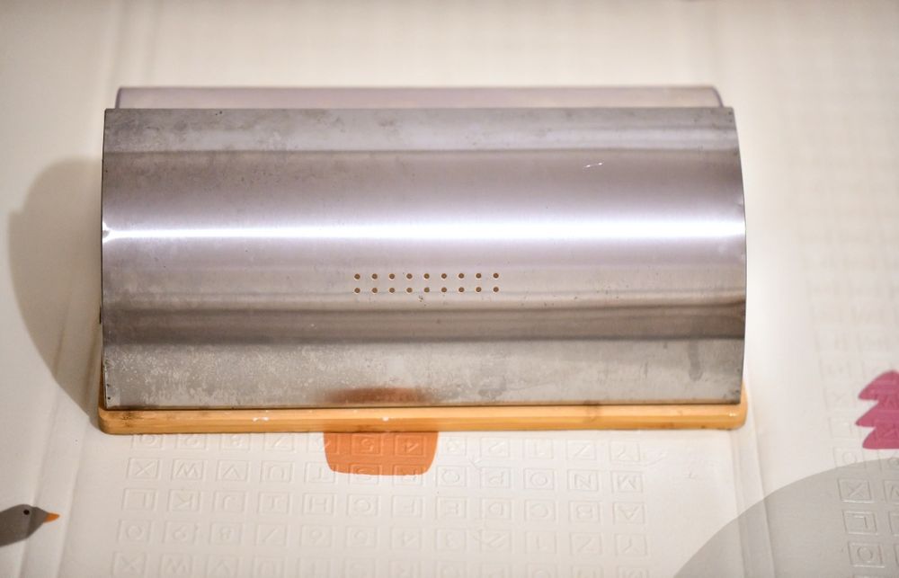 Chlebak  z bambusową  podstawą