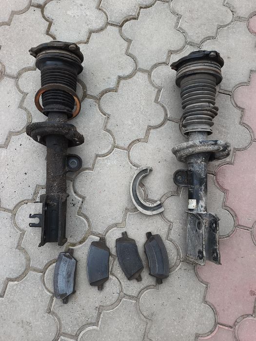 Амортизаторы jeep compass 2018