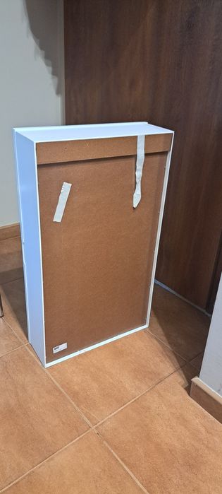 Szafka  na kosmetyki i biżuterie  wisząca