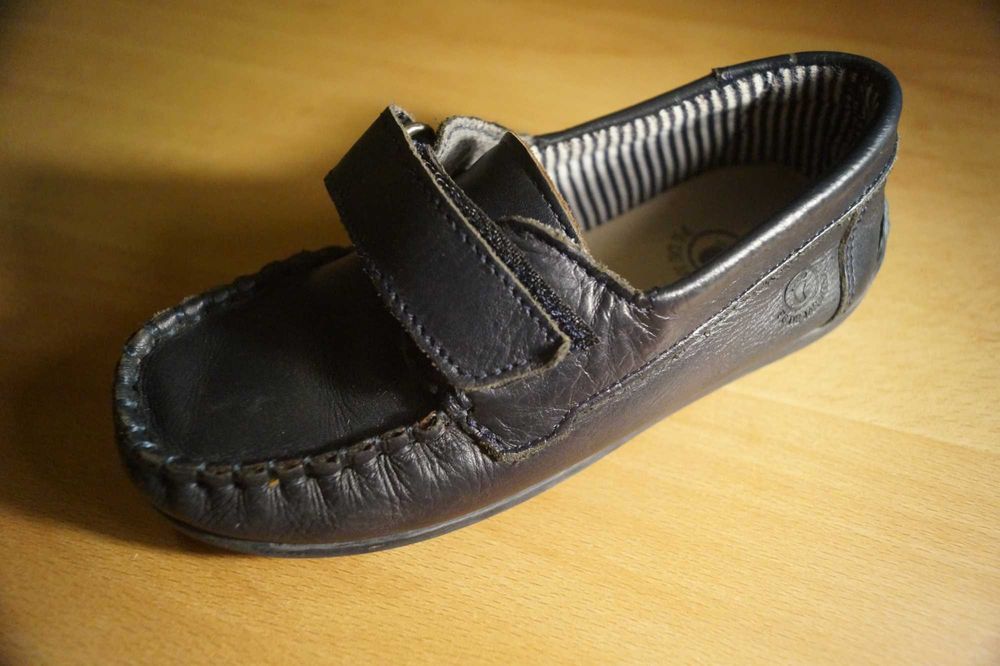 Sapatos de criança (27), em pele.