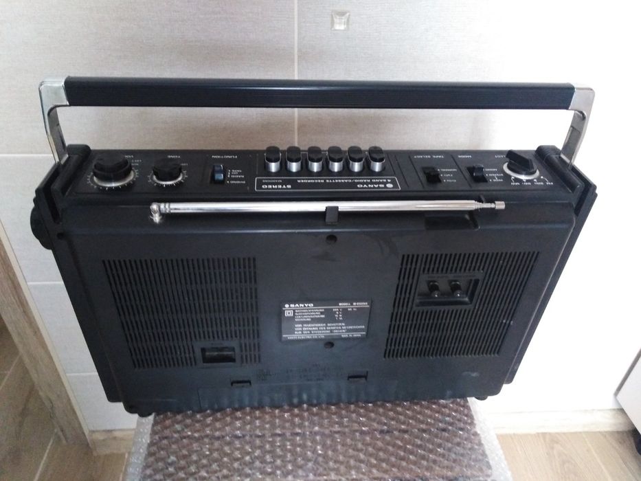 ラジオ・コンポ ALL WAVE SANYO RADIO All Wave Deluxe 8U-605E Radio Sanyo Electric Co. Ltd.; Moriguchi