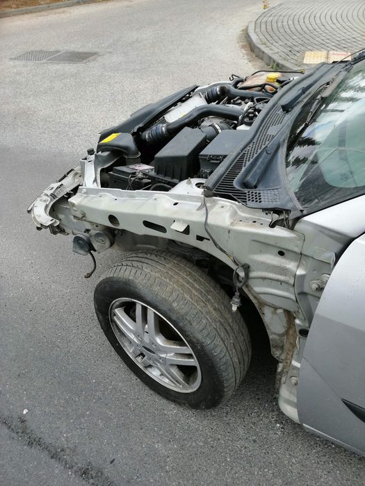 Ford Focus 1.8 TDDi 90 cavalos ano 12 /2003 boa mecânica para peças