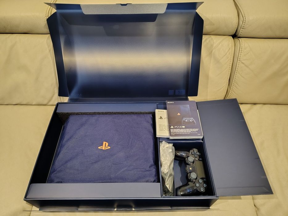 konsola PS4 PlayStation 4 Pro 500 Million Limited Edition 1 z 50000