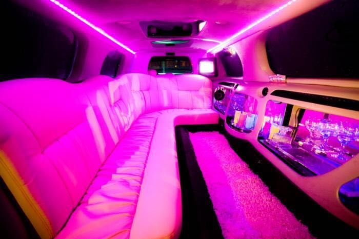 Прокат лимузинов в Кривом Роге. Крайслер 300С VERSACE