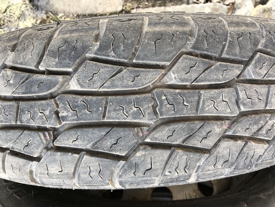 Шини автомобіль нива