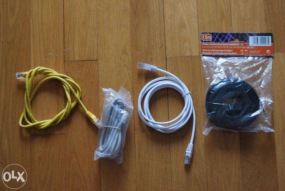Vários cabos ligaçao TV e Ethernet
