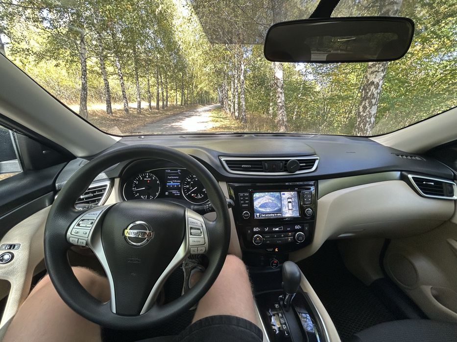 Nissan Rogue 2.5 SV AWD 2016 газ бензин