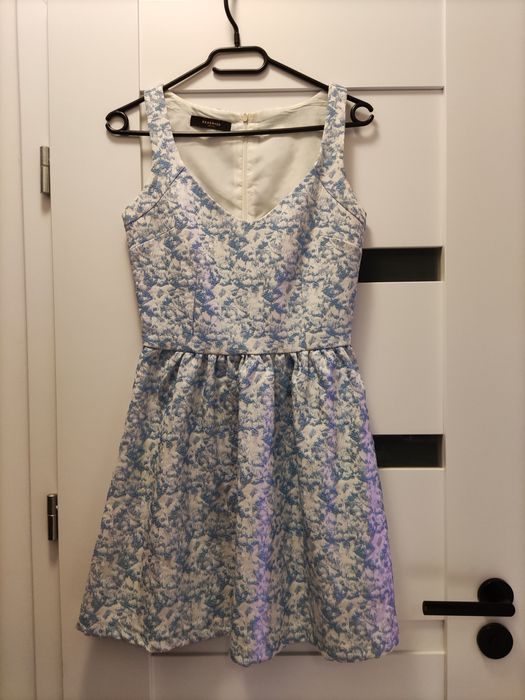 Niebiesko-biala sukienka reserved