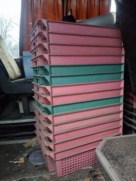 Ящики пластикові, пластмас